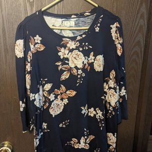 MUST SELL BY 6/28 MAKE OFFER! Maurices XL navy blue floral top